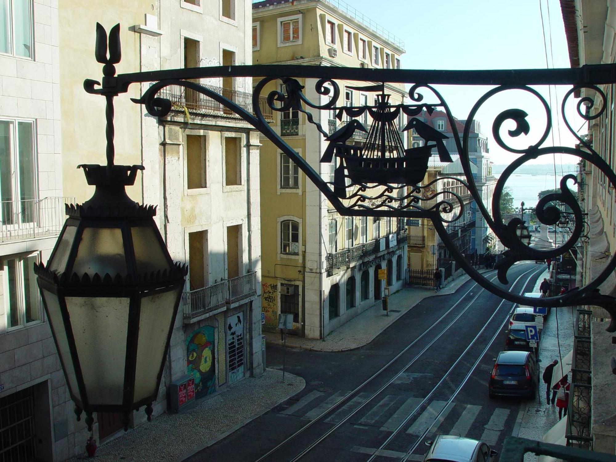 Hall Chiado Lisbon Bagian luar foto